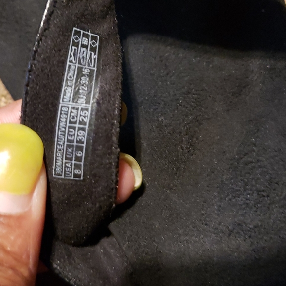 Vionic Sandals - Picture 3 of 6